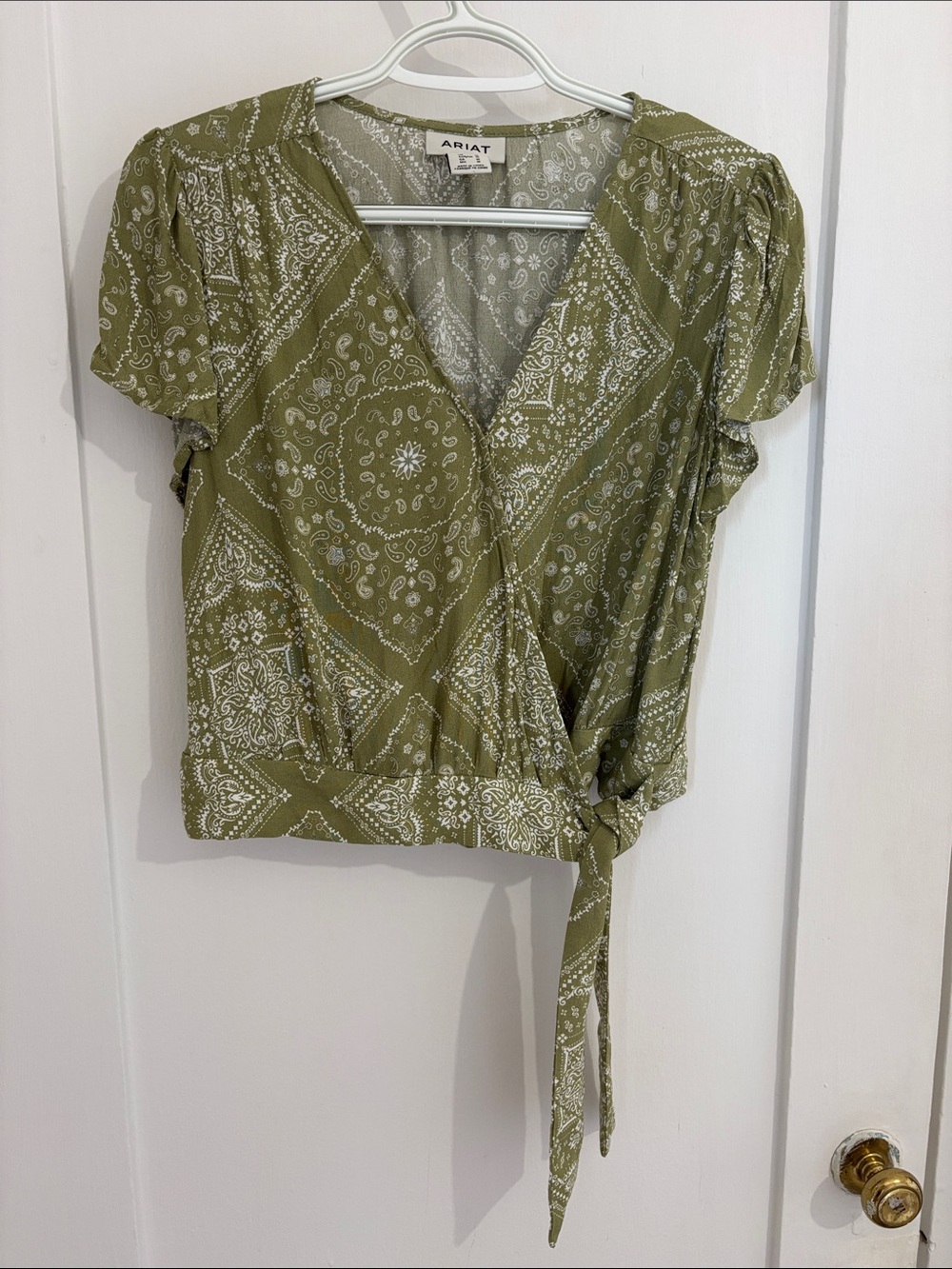 Ariat Shirt Womens Medium Green Osage Top Wrap Tie Front Bandana Print Boho